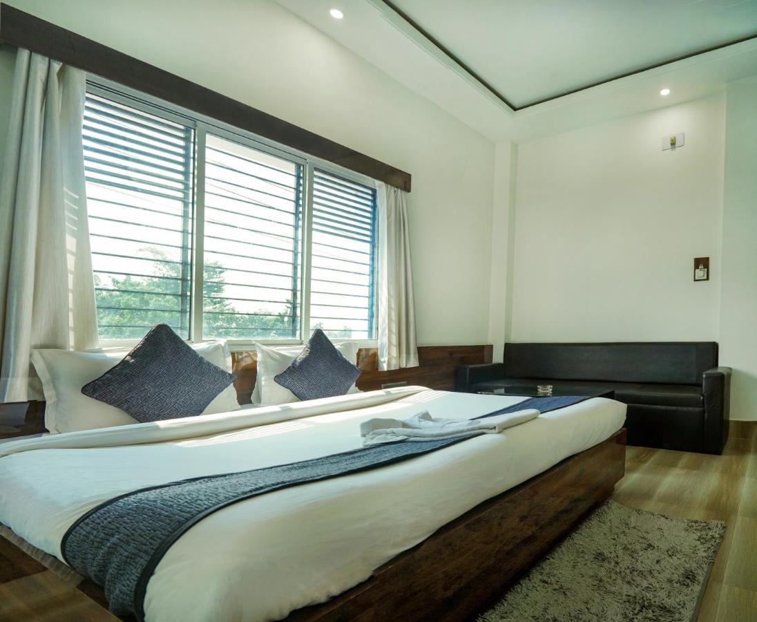Hotel Heritage Koch Bihar Luaran gambar